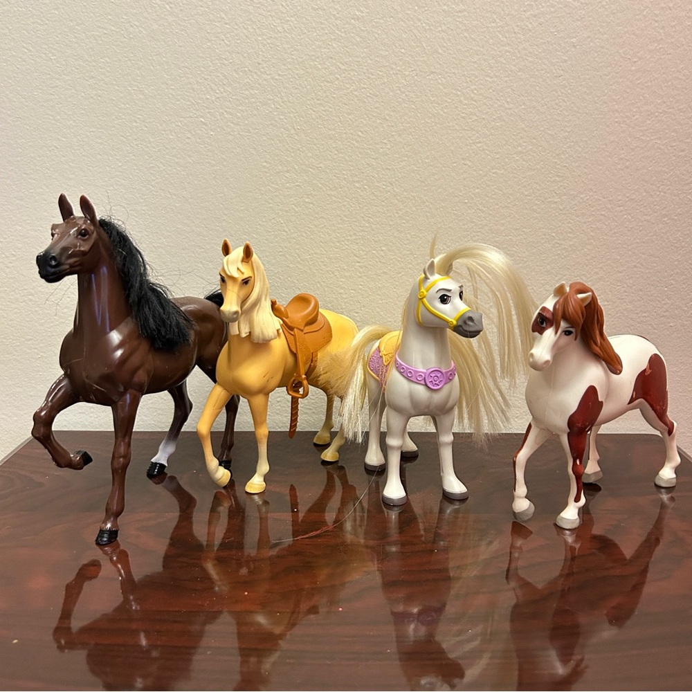 Set of 4 Disney Princess Horses Home Decor Play Toys Barbie Princess Frozen